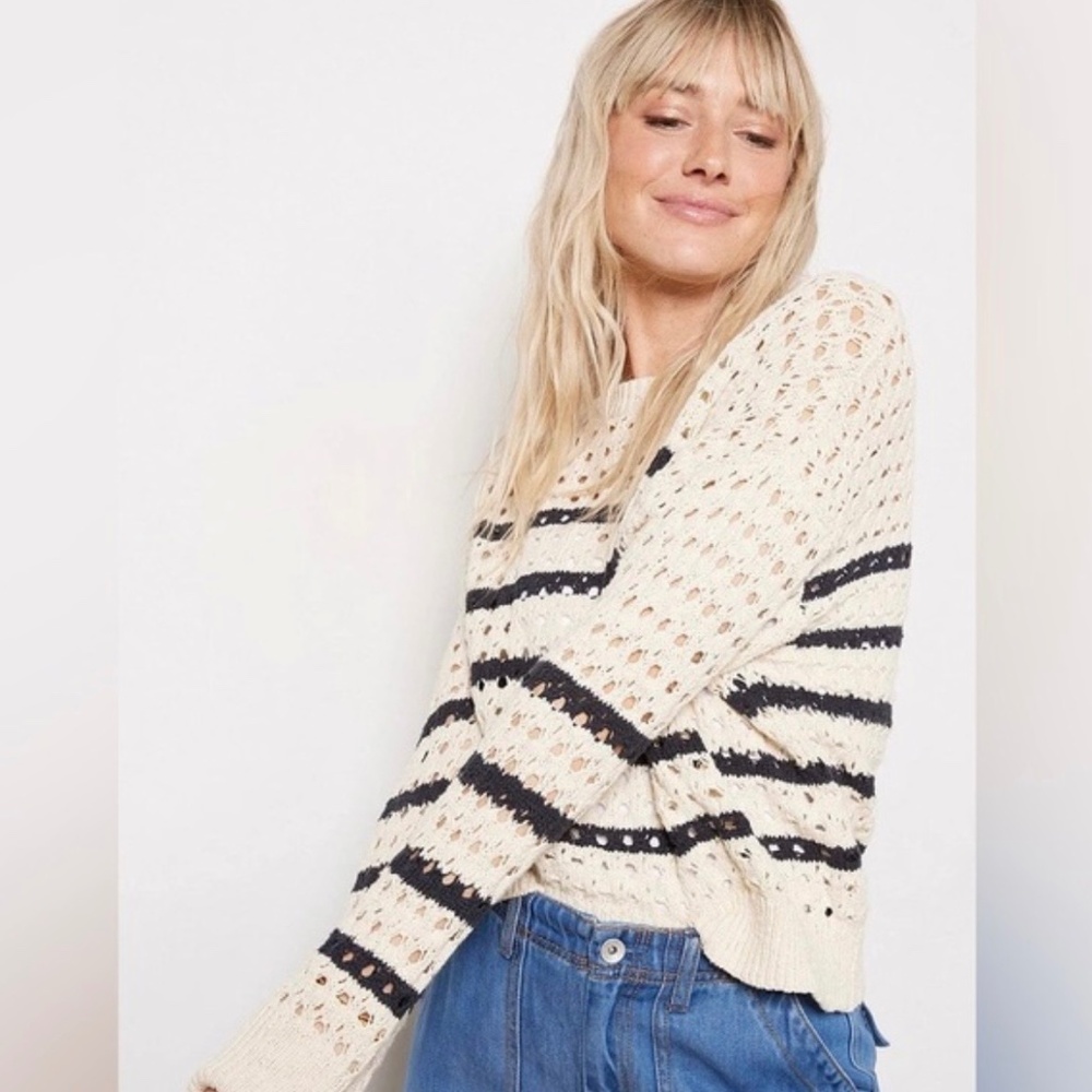 Evereve Eden Striped Black and Cream Sweater XS New with Tags